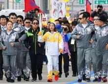 韓国で聖火リレーがスタート １３歳のホープが最初の走者