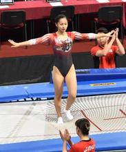 女子個人で岸彩乃が銀メダル トランポリンの世界選手権