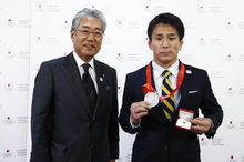 北京オリンピック競技成績の変更に伴い、湯元健一氏に銀メダル授与