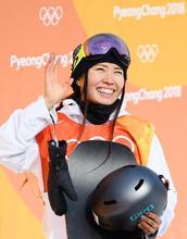 松本と冨田が決勝へ スノボ女子ハーフパイプ・１２日