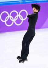 羽生選手、４回転を５度成功 五輪本番リンクで公式練習