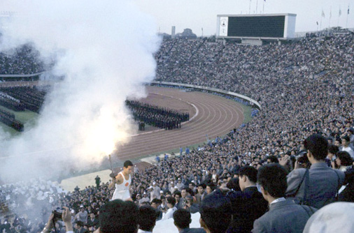 聖火ランナーの坂井